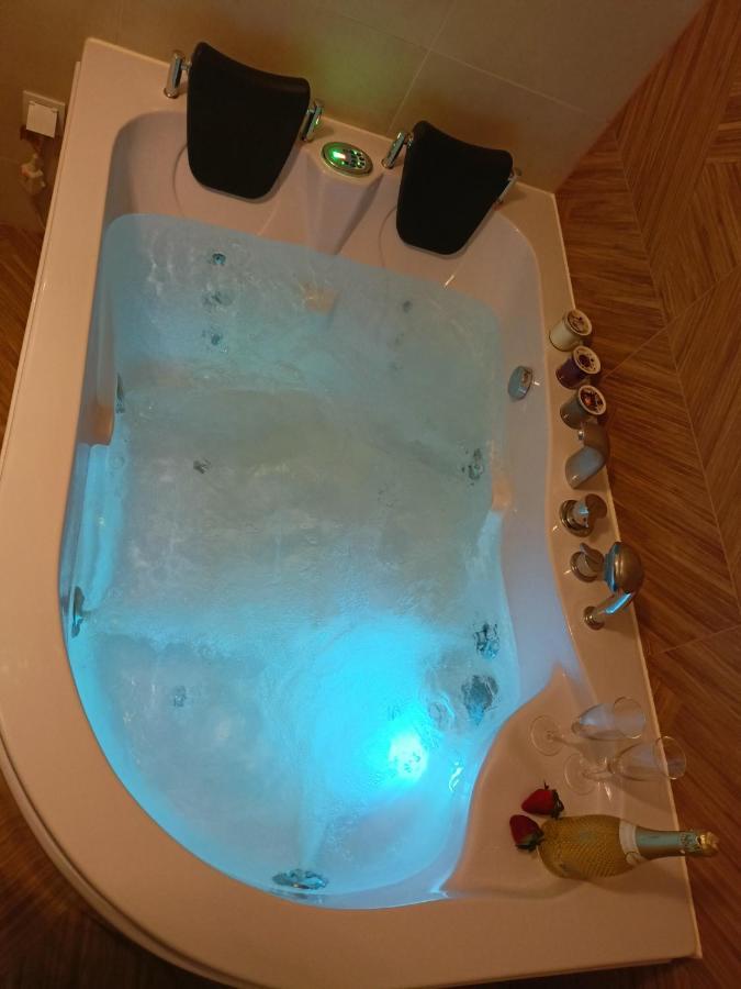 Apartamento Apartament Z Sauna I Jacuzzi Radom Exterior foto